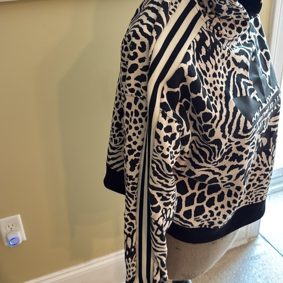 Sweatshirt - Picture 2 of 2